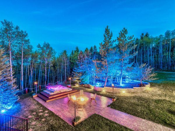 Hot Tub Giraffic Park